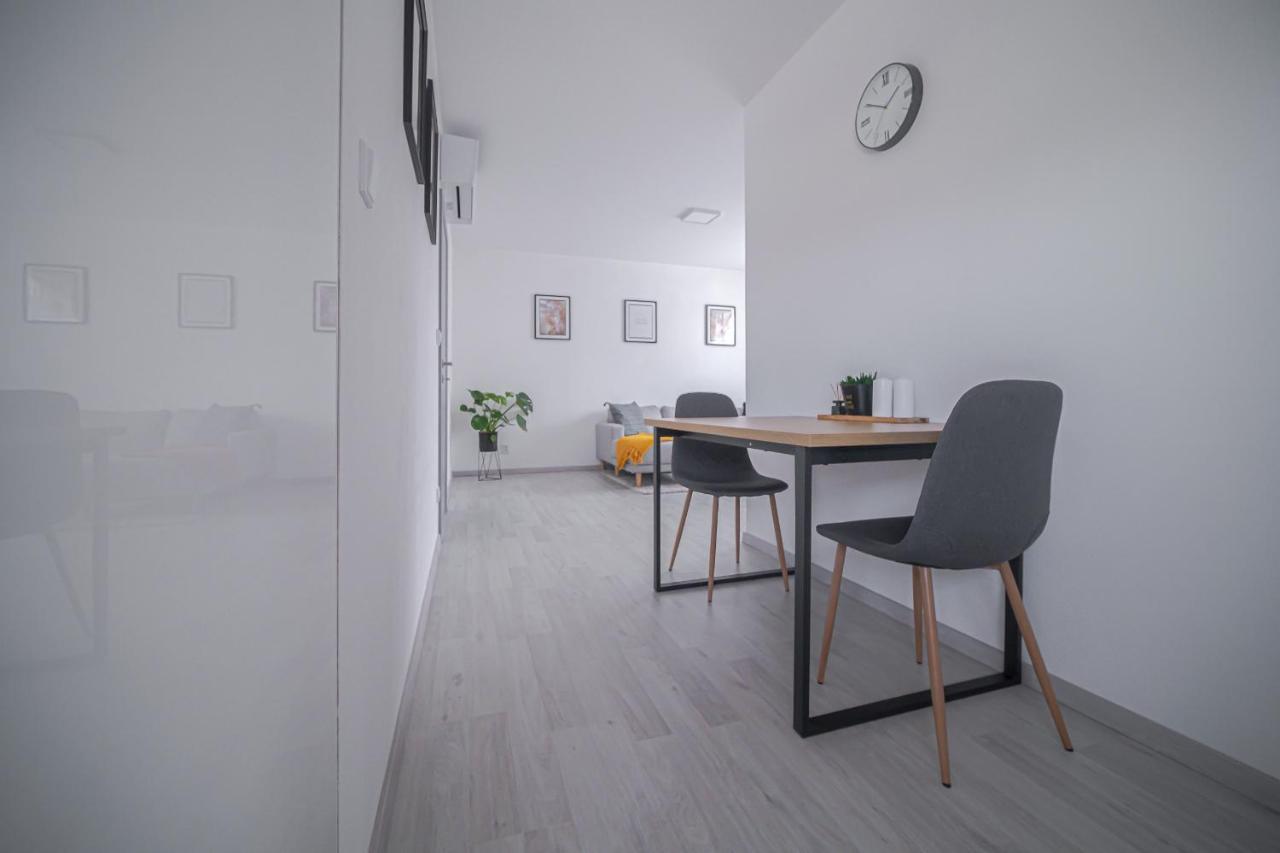 Grunt Apartments Mladá Boleslav エクステリア 写真